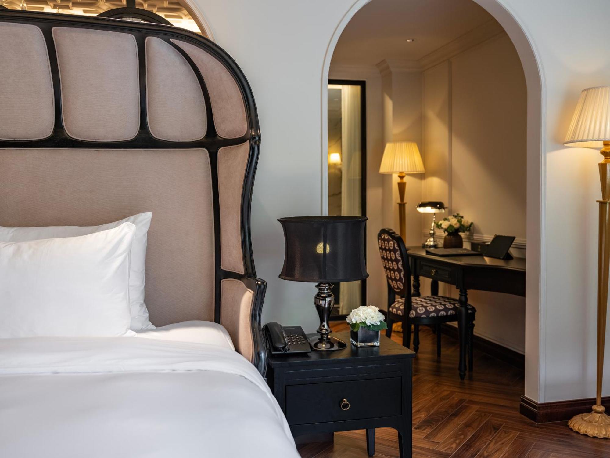 Grand Hotel Du Lac ハノイ市 エクステリア 写真 A bedroom at the hotel